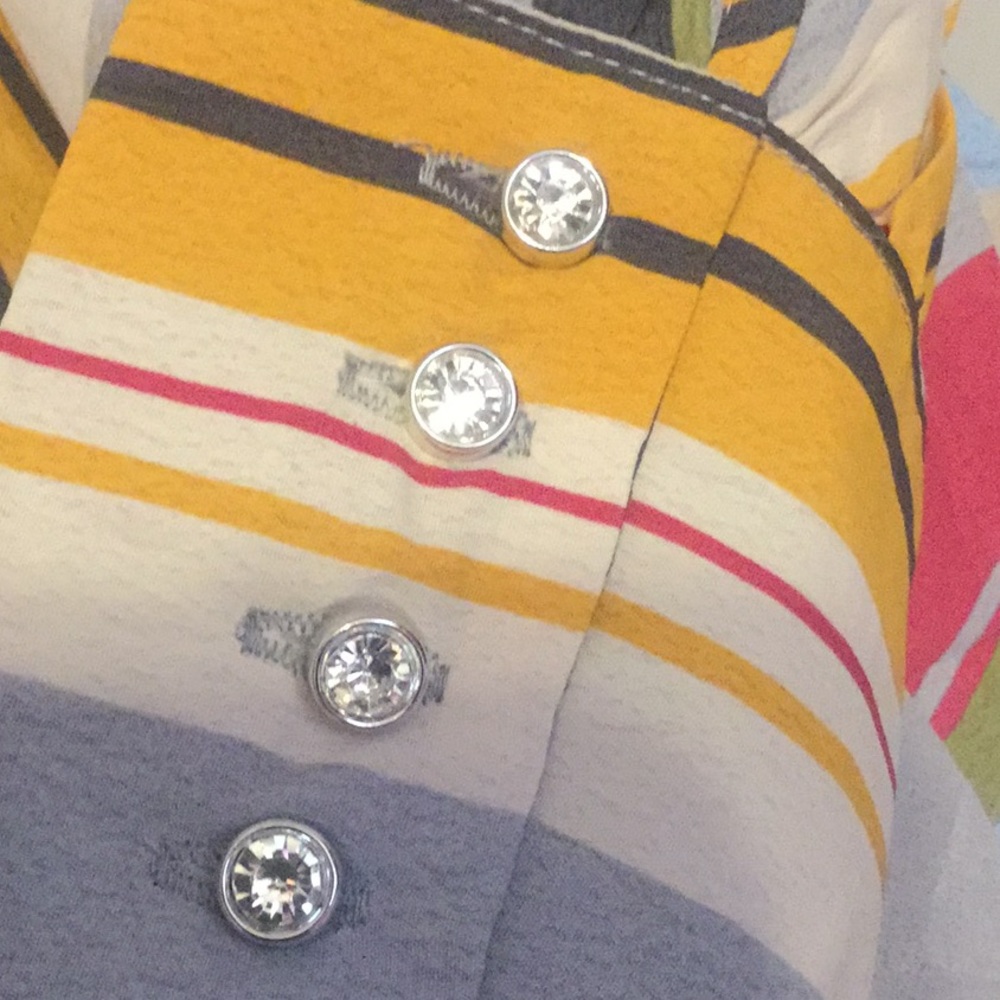 Retro Gray Multi Color Stripe High Low Detailed Top - Picture 6 of 9